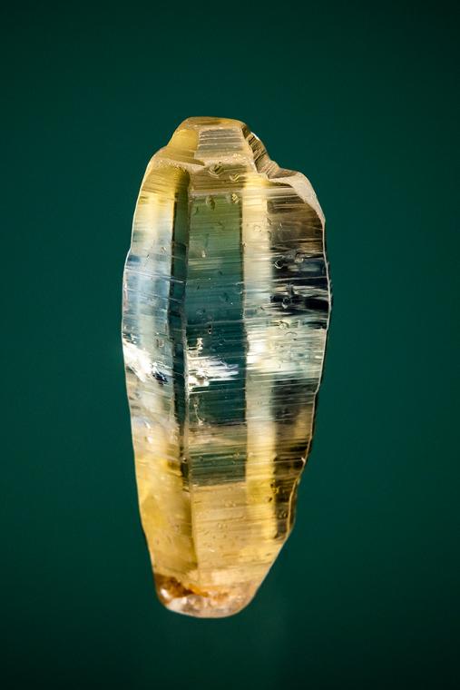 CORUNDUM var. Sapphire